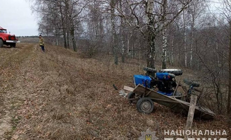 На Кременеччині загинув чоловік під вагою власної сільськогосподарської техніки