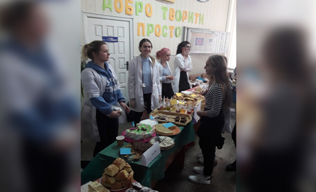 Студенти Уманського медичного коледжу зібрали більше 11 тисяч гривень для воїнів на Сході України