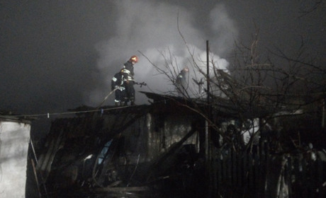 Пожежа у Старокостянтинові: у приватному помешканні загорівся сарай