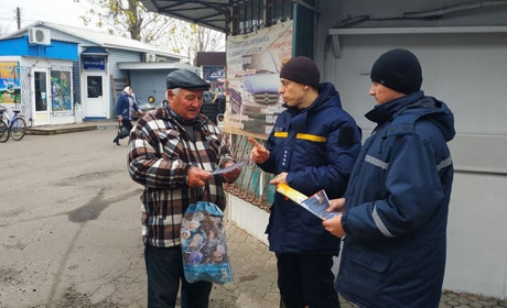 Фото дня. Нижньосірогозькі рятувальники провели консультаційно-розяснювальний рейд