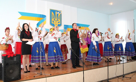 Фотофакт: в Барі привітали працівників місцевого самоврядування