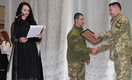 В Торецке чествовали военнослужащих