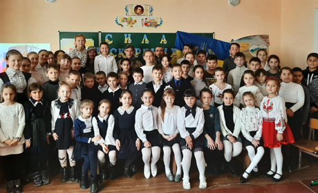 Новоалексеевские школьники поздравили 34 батальон с Днём ВСУ