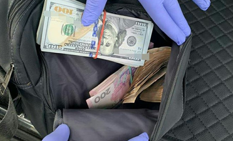 Поліцією затримано грабіжників, які викрали 20 тис. доларів США
