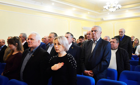 Сесія Гадяцької районної ради: приймали зобов’язання і зверталися до Президента 