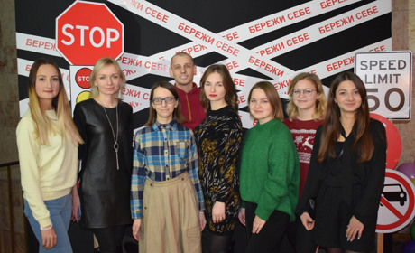 Лаунж-вечір "Бережи себе": друзі організували благодійний захід, щоб зібрати кошти на реабілітацію