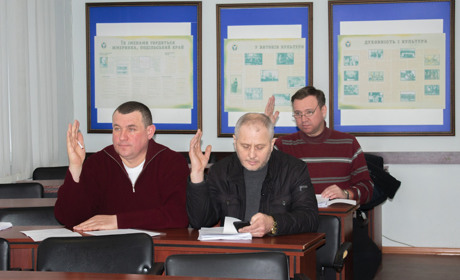 Депутати продовжують вивчати проекти рішень: бюджетна сесія відбудеться 19 грудня