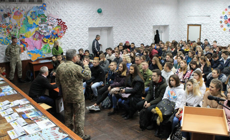 У Ніжині відбулася профорієнтаційна зустріч з метою популяризації військових професій