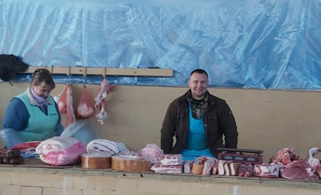 Найкраще купували м’ясо та цукерки. Який ще товар користувався попитом на недільному базарі?