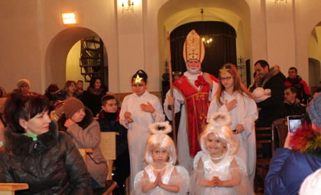 Свято Святого Миколая у Костелі Іоанна Хрестителя зібрало 500 людей. Фоторепортаж