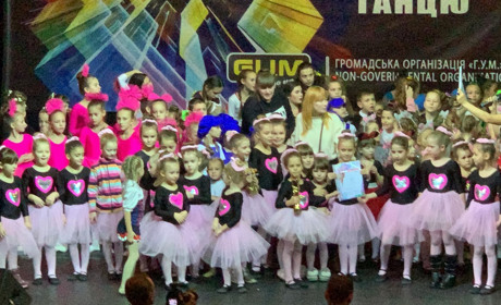 Творчі жнива Ніжинського «Ефекту» на двох конкурсах з танцю 