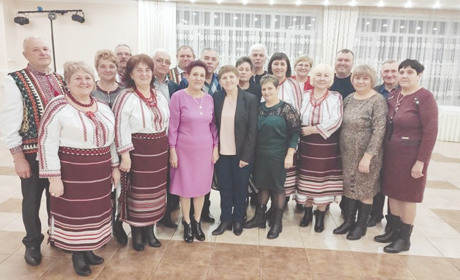 Зустіч колишніх працівників Кіцманської птахофабрики була цікавою і патріотичною