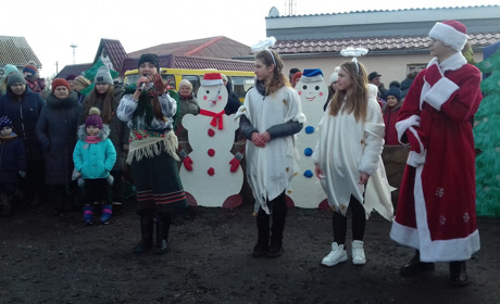 Пісні, веселощі та море позитиву! У Ворожбі відкрилася міська ялиночка