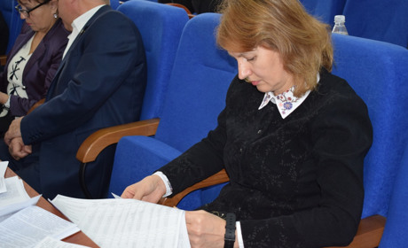 Депутати голосували "проти", щоб проголосувати "за": як затверджували бюджет на сесії міськради