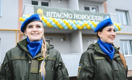 Калинівські нацгвардійці отримали ключі від нових квартир