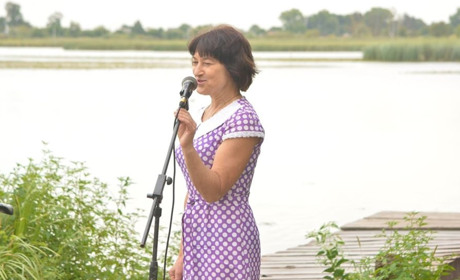 У Старокостянтинові збирають гроші для допомоги відомій поетесі та педагогу Лідії Ярохно