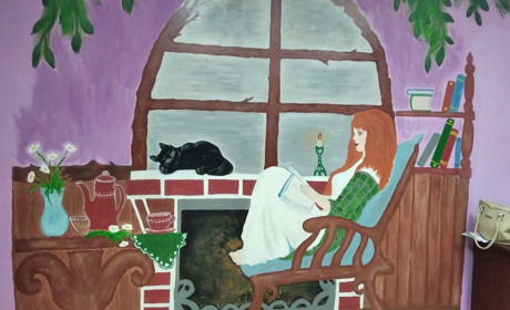 Читачка намалювала на стіні в сільській бібліотеці мурал