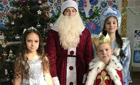 Під Новий рік у Чонгарській школі провели свою Лігу сміху