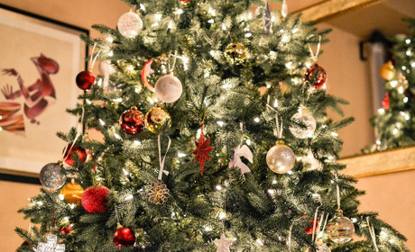 Склади свою ялинку: три рівня складності для любителів пазлів