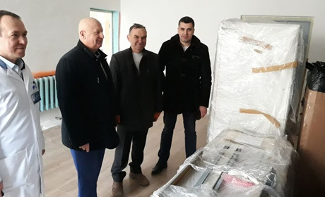 У Кіцманську лікарню привезли комп'ютерний томограф