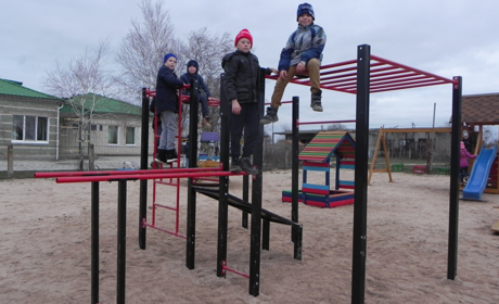 В Приозерном появилась новая спортивная площадка