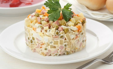 Скільки коштує «Олів’є» у Старокостянтинові та оновлені рецепти традиційного салату