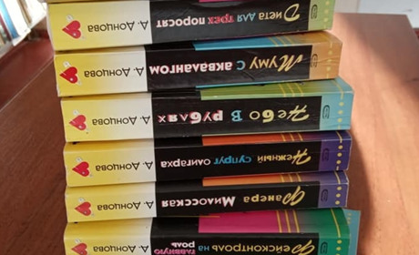 20 книг подарували сільській бібліотеці постійні відвідувачки в перший день Нового року