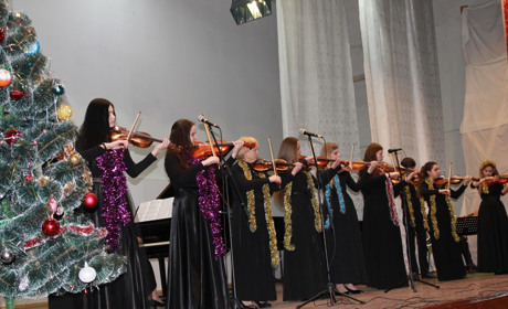 Напередодні Різдва в Торецькому музичному коледжі лунали колядки і щедрівки