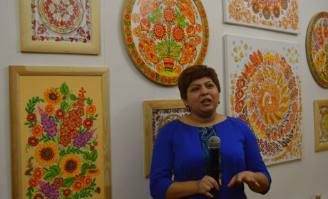 «Митець року» Марина Саркісян у Переяславі презентувала портрет Нігояна 