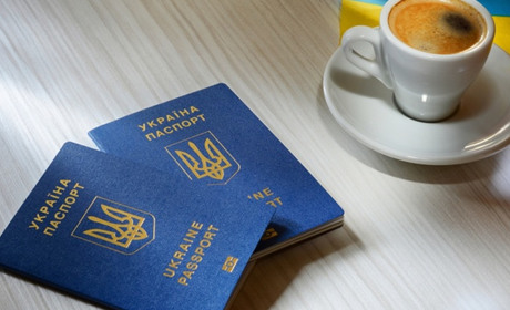 Куди українці можуть поїхати без візи у 2020 році 