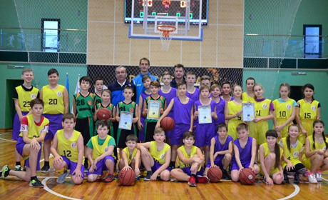 У Добропіллі пройшли змагання з баскетболу серед юнаків