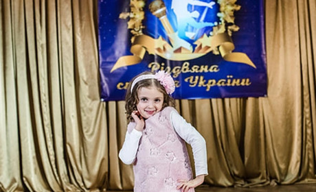 Чотирирічна Оля Паньків стала срібним призером Всеукраїнського конкурсу  "Різдвяна столиця України"