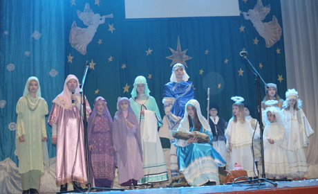 Вертеп, колядки, пісні та танці — у Старокостянтинові вирувало свято «Різдвяна Зірка»