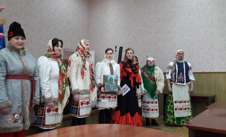 Білопільські аматори сцени щедрували і збирали кошти на лікування маленької дівчинки