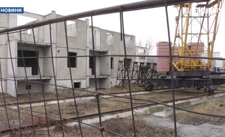 Довгобуд у Ніжині, який зводять понад 7 років, обіцяють добудувати до кінця 2021 року. Відео