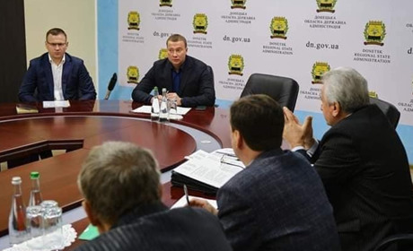 Горняки Торецка встретились с председателем Донецкой ВГА из-за долгов по зарплате: все подробности