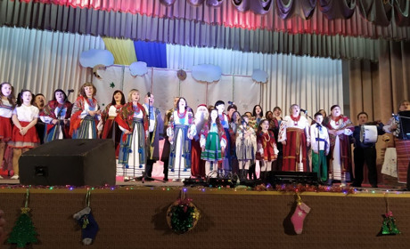 На Василя у Корделівці посівали, щедрували та колядували родинами