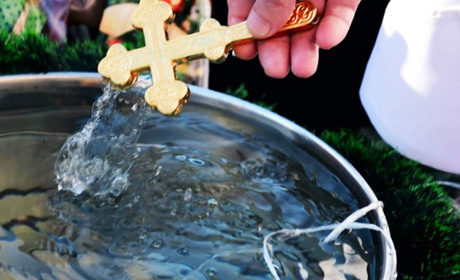 Святкові богослужіння на Водохреща