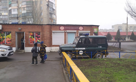 У Добропіллі продавчиня вкрала гроші у магазині та вигадала пограбування