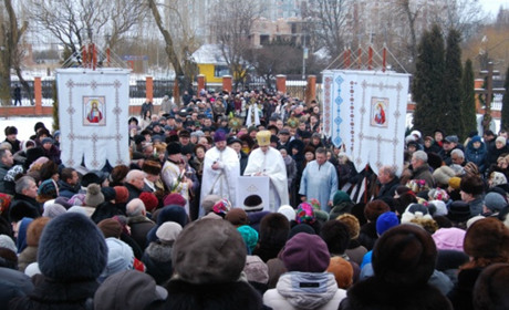 Водохрестя: розклад богослужінь у храмах Калуша
