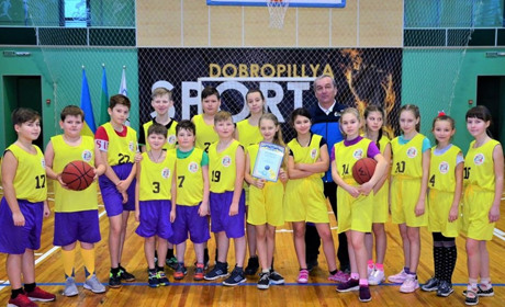 Хлопців та дівчат Добропілля запрошують до баскетбольної команди