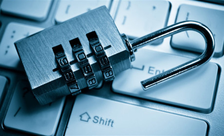 Як захистити телефон і комп'ютер від хакерів і шахраїв