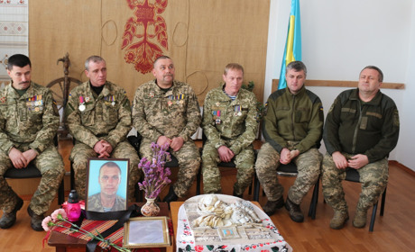 Подвиг Героїв: у Старокостянтинові вшанували кіборгів