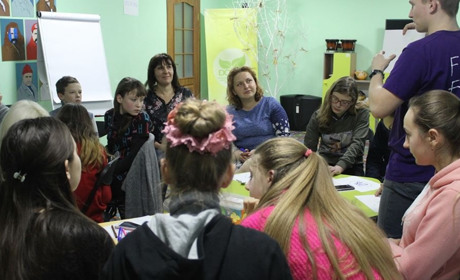 У Просторі Довіри з'ясовували, що допомагає добропільським підліткам відчувати себе у безпеці