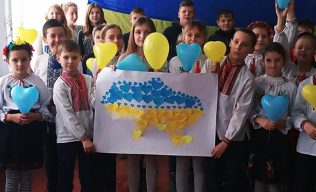 Школи району провели заходи до Дня Соборності України: фото 
