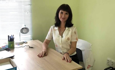 Токарь по образованию из Курахово стала  няней, а чтобы работать с детьми поступила в вуз