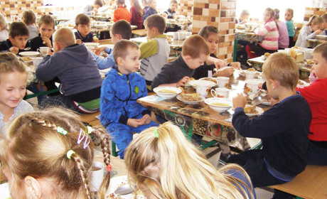 У школах Кагарличчини учням почнуть готувати обіди із третього лютого