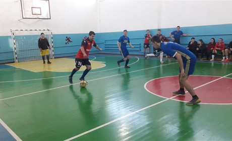 Відбулися відразу два тури зимового чемпіонату з футзалу  