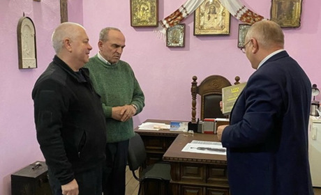 Місцевий краєзнавець передав у музей в Старокостянтинові документи доби УНР