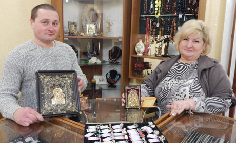У "Сапфірі" вироби з дорогоцінних металів не лише продають, а й ремонтують. Репортаж до дня ювеліра
